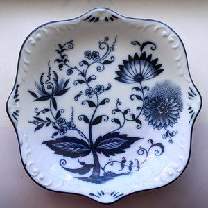 Vintage Blue Onion Porcelain Crossed Sword Mark Cookie Candy Serving Dish Bowl